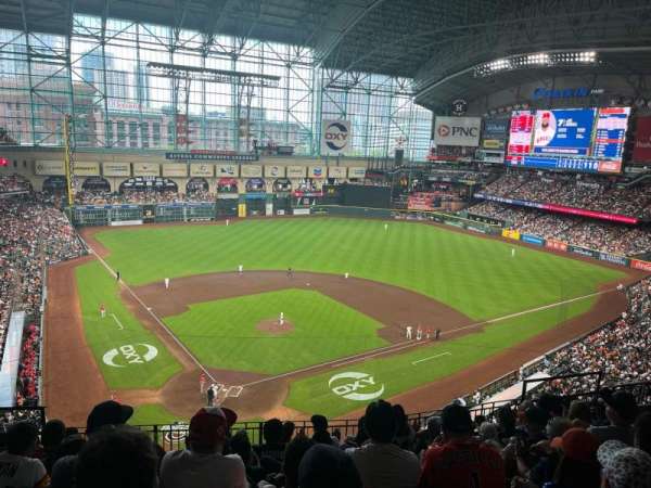 Daikin Park, section: 321, row: 8, seat: 4