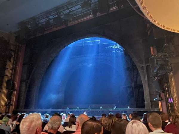 Lunt-Fontanne Theatre, section: Orchestra R, row: M, seat: 14
