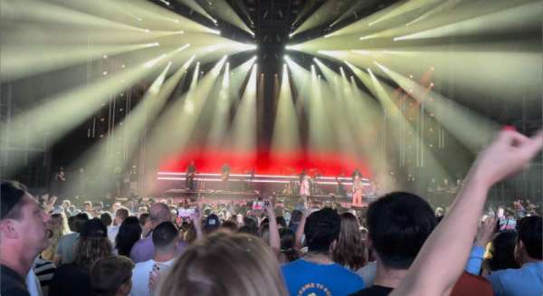 Pine Knob Music Theatre, section: CTR4, row: Q, seat: 16
