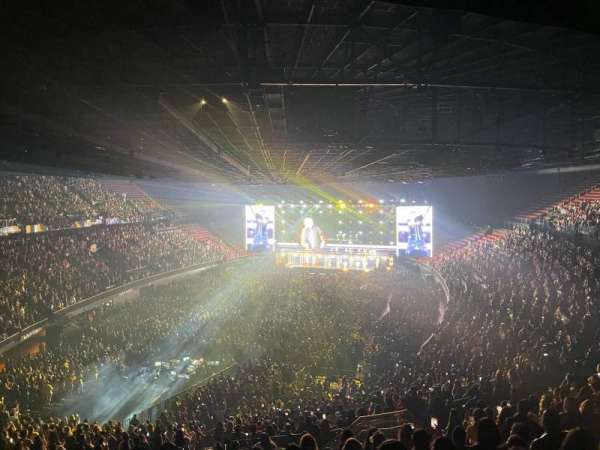 Kia forum, section: 202, row: 12, seat: 9