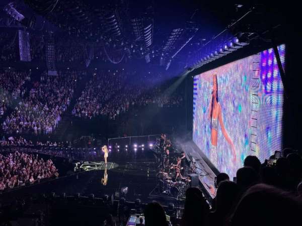 Accor Arena, section: Gradin H, row: 11, seat: 17
