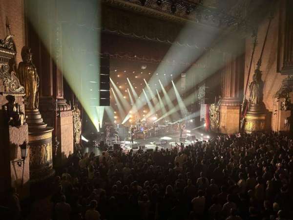 Beacon Theatre, section: LOGE 3, row: A, seat: 31