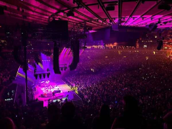 Madison Square Garden, section: 221, row: 4, seat: 15