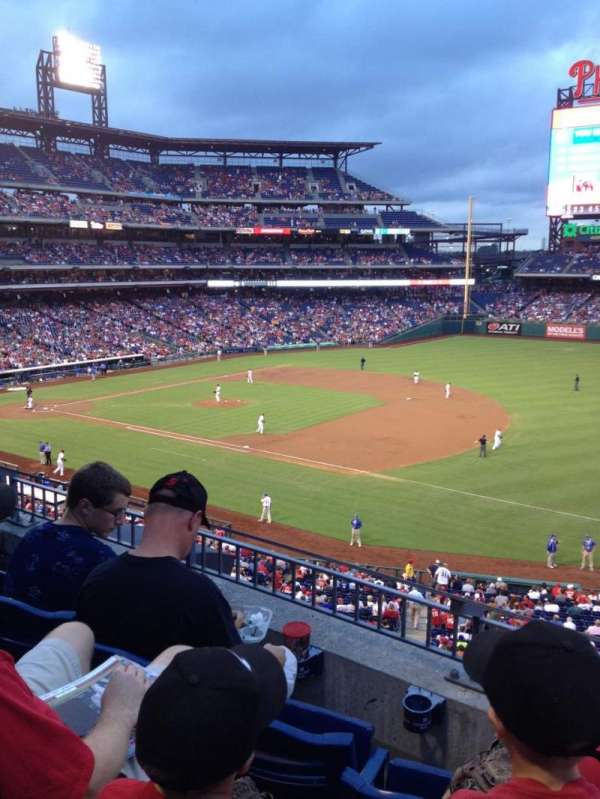 Citizens Bank Park, section: 211, row: 3, seat: 3