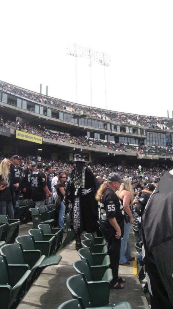 Oakland Coliseum, section: 105, row: 8, seat: 5