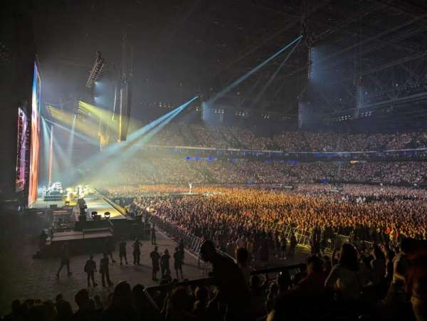 Paris La Défense Arena, section: 102, row: 18, seat: 8
