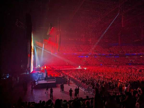 Paris La Défense Arena, section: 102, row: 18, seat: 9