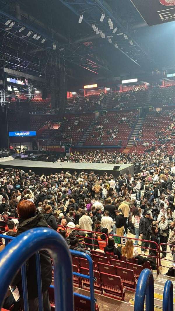 Unipol Forum, section: B4, row: 5, seat: 15