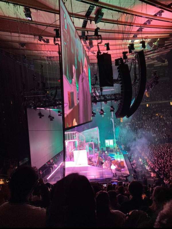 Madison Square Garden, section: 115, row: 22, seat: 16