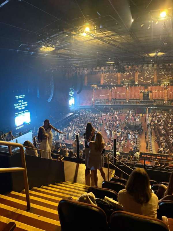 Kia Forum, section: 227, row: 7, seat: 2