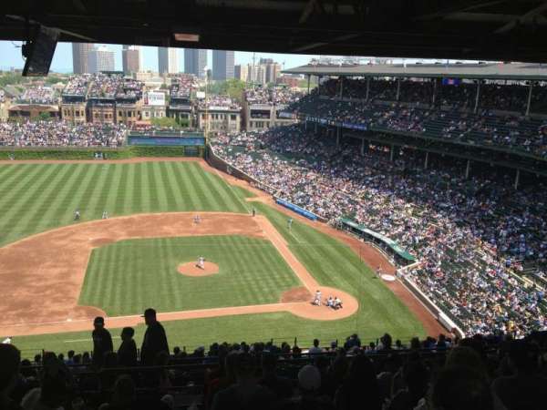 Wrigley Field, section: 412L, row: 9, seat: 4