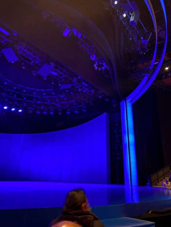 Vivian Beaumont Theater, section: Orchestra L, row: D, seat: 101