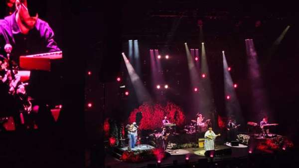 BleauLive Theater, section: 301, row: H, seat: 20-21