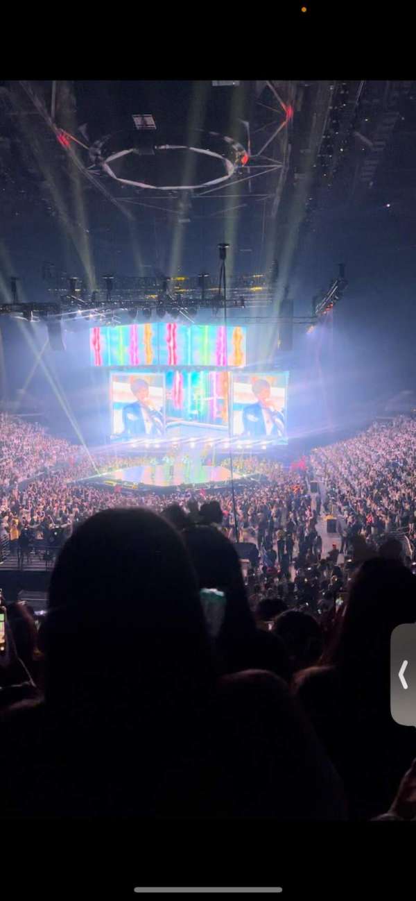 Crypto.com Arena, section: 207, row: 8, seat: 7