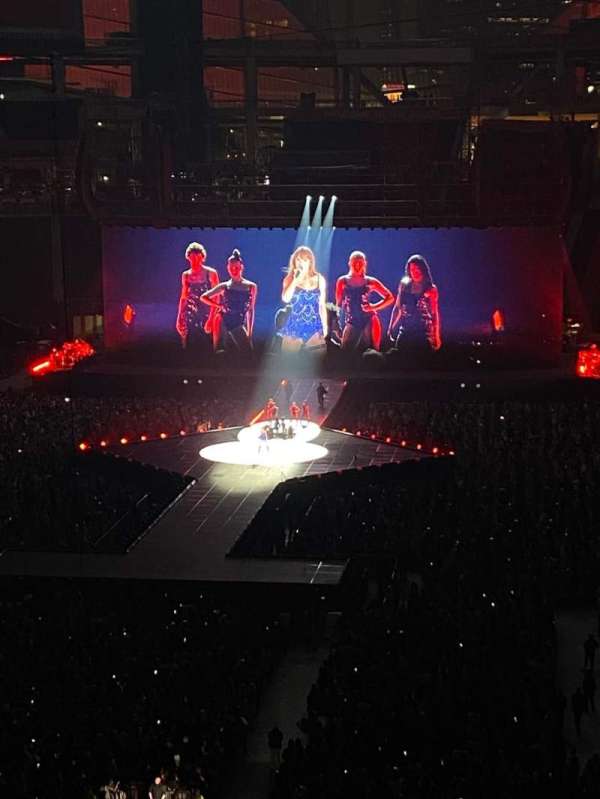 Mercedes-Benz Stadium, section: 223, row: 2, seat: 4