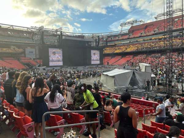 Northwest Stadium, section: 139, row: 14, seat: 19