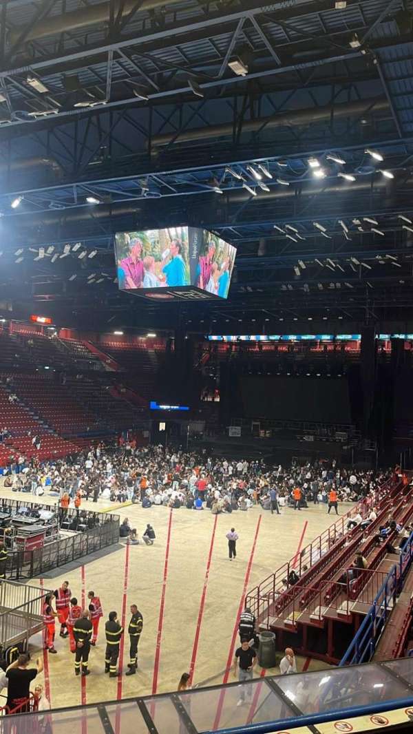 Unipol Forum, section: B26, row: 5, seat: 14