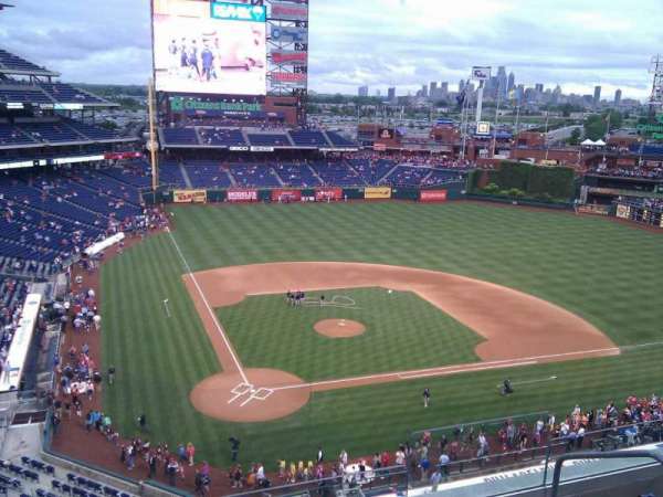 Citizens Bank Park, section: 318, row: 5, seat: 4