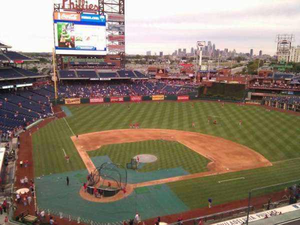 Citizens Bank Park, section: 318, row: 4, seat: 6