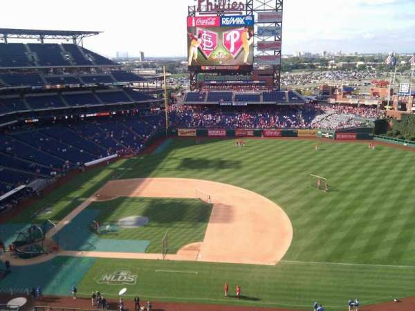 Citizens Bank Park, section: 414, row: 3, seat: 16