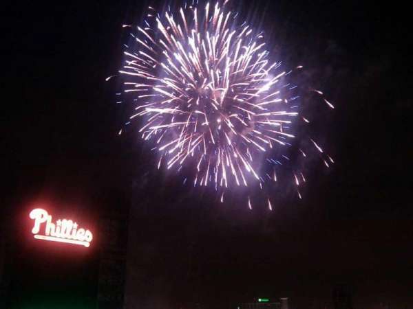 Citizens Bank Park, section: 325, row: 7, seat: 19