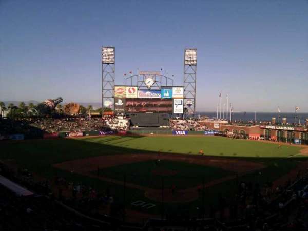 Oracle Park, section: 216, row: h, seat: 9