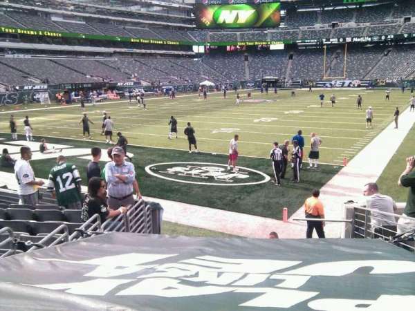 MetLife Stadium, section: 123, row: 10, seat: 7