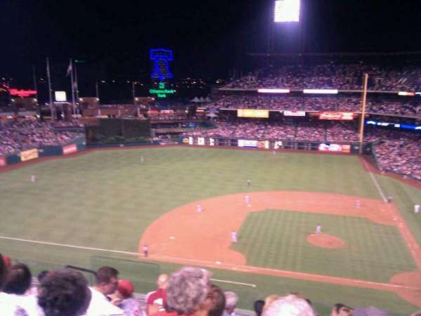 Citizens Bank Park, section: 325, row: 7, seat: 20