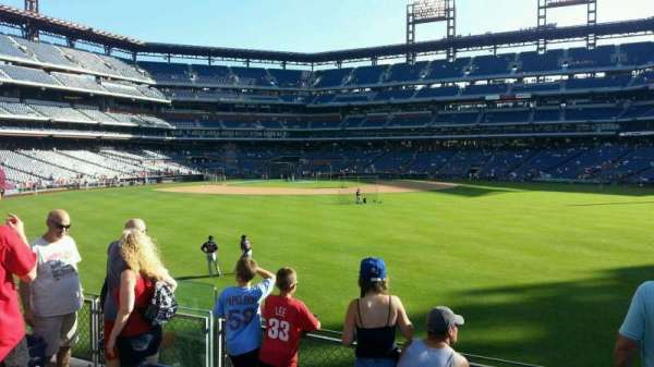 Citizens Bank Park, section: 101, row: 5, seat: 10