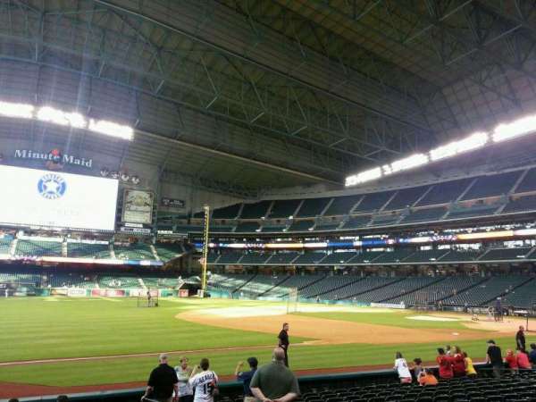 Daikin Park, section: 109, row: 14, seat: 10