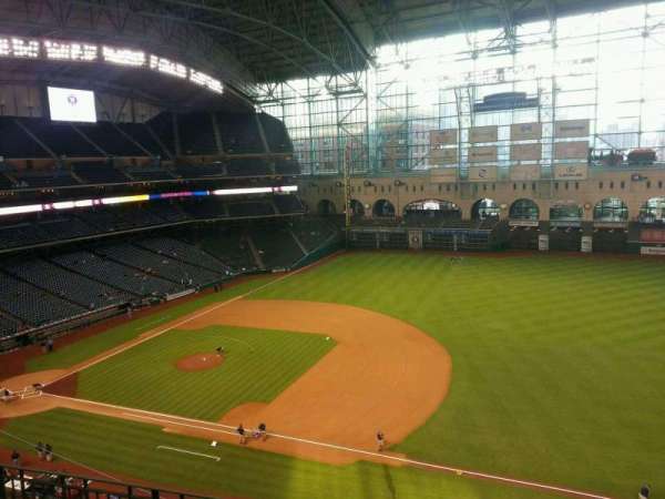 Daikin Park, section: 328, row: 4, seat: 14