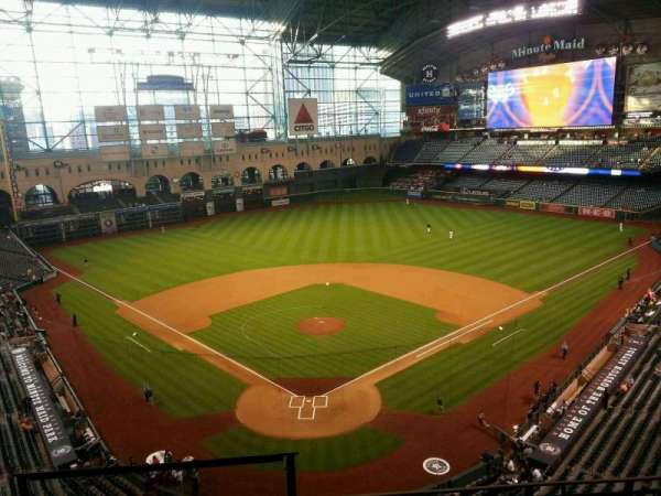 Daikin Park, section: 320, row: 4, seat: 1
