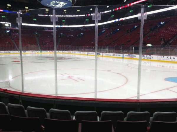 Centre Bell, section: 121, row: ee, seat: 1