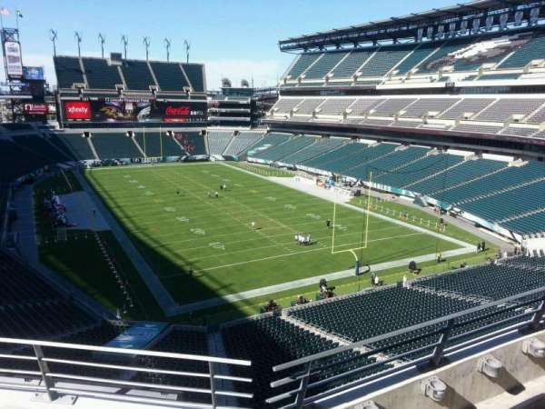 Lincoln Financial Field, section: m9, row: 15, seat: 13