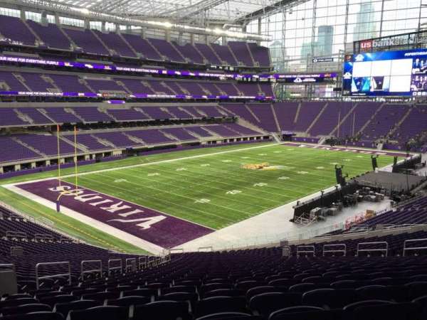 U.S. Bank Stadium, section: 114, row: Acc