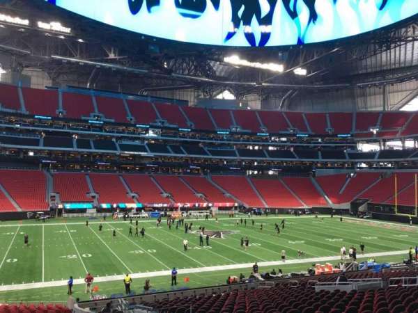 Mercedes-Benz Stadium, section: C130, row: 30, seat: 4