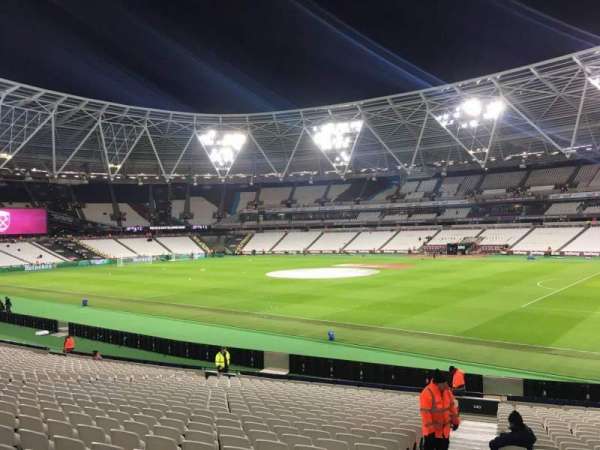 London Stadium, section: 140, row: 24, seat: 158