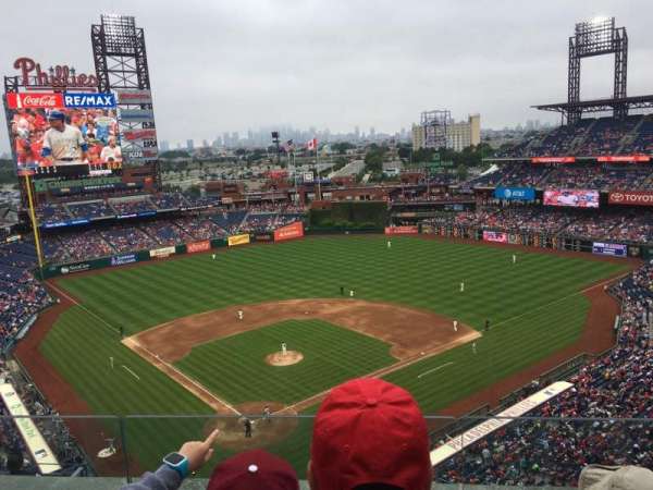 Citizens Bank Park, section: 419, row: 3, seat: 18