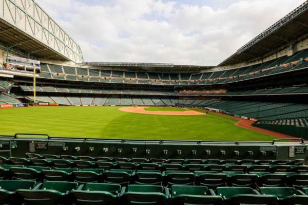 Daikin Park, section: 101, row: 6, seat: 9
