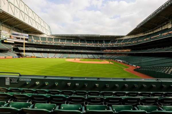 Daikin Park, section: 102, row: 6, seat: 11