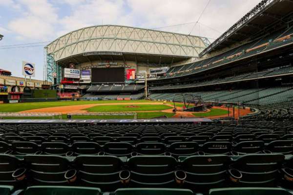 Daikin Park, section: 114, row: 20, seat: 9