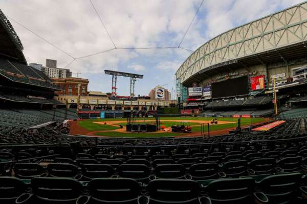 Daikin Park, section: 120, row: 17, seat: 19