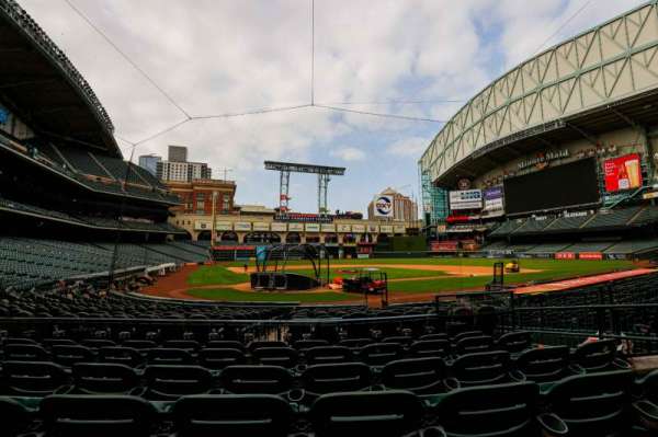 Daikin Park, section: 120, row: 17, seat: 3