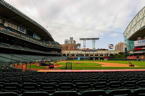 Daikin Park, section: 124, row: 18, seat: 6