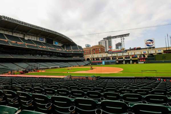 Daikin Park, section: 127, row: 19, seat: 7