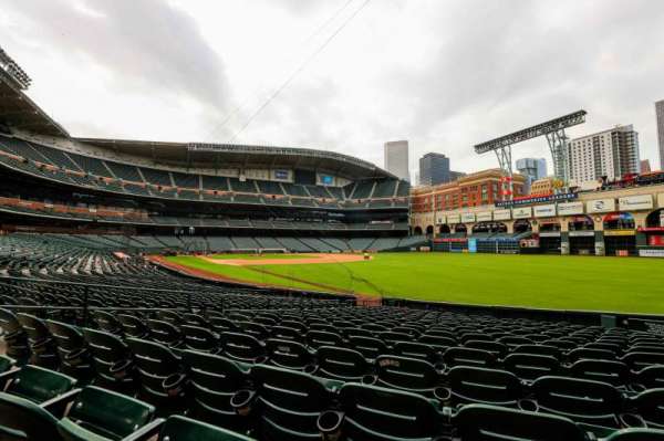Daikin Park, section: 133, row: 19, seat: 9