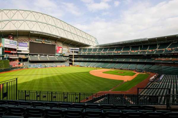 Daikin Park, section: 205, row: 4, seat: 8