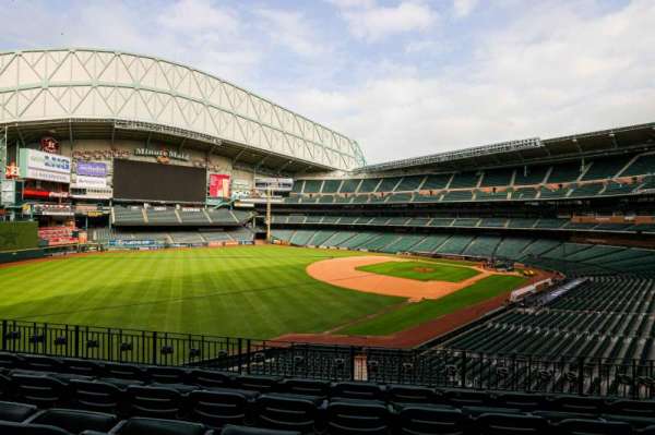 Daikin Park, section: 206, row: 4, seat: 9