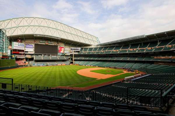 Daikin Park, section: 207, row: 5, seat: 11