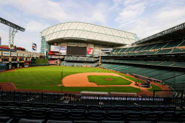 Daikin Park, section: 212, row: 5, seat: 8